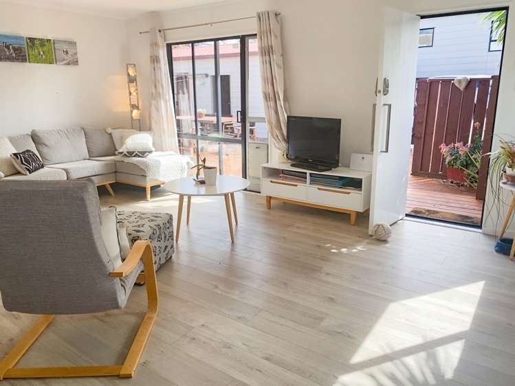 31 Meadowvale Rise Titirangi_1