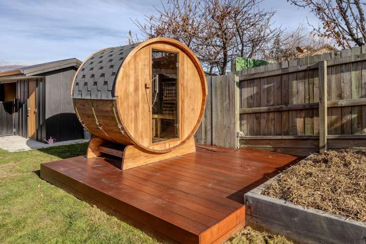 7 Hebbard Court Albert Town_26