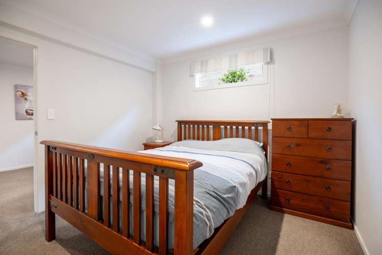 6 Resthill Crescent Glenview_17