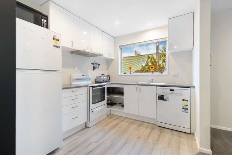 27 Lochy Road Fernhill/Sunshine Bay_5