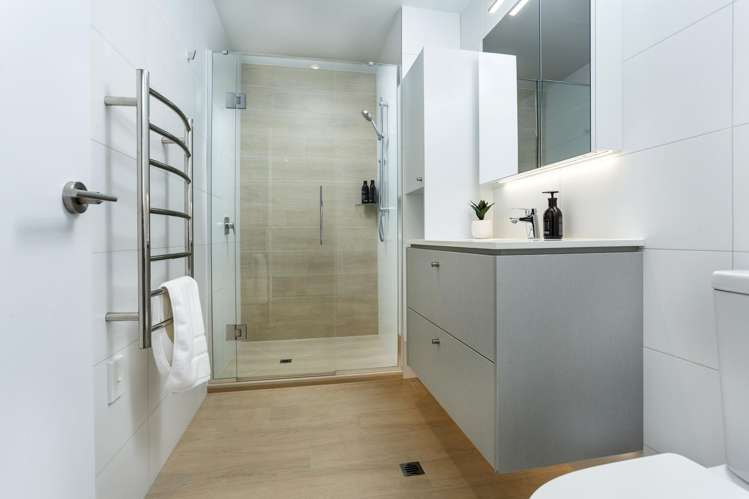 403/4 Bute Road Browns Bay_16