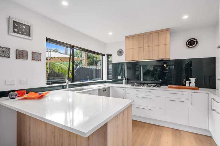 42 Merani Street Narrow Neck_12