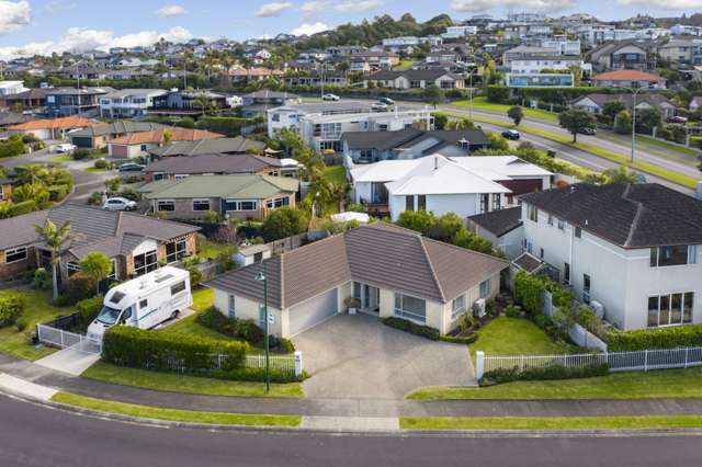 4 Chesterfield Way Orewa_2