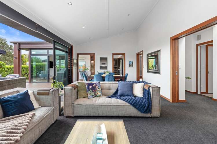 2 Caldera Close Pyes Pa_16