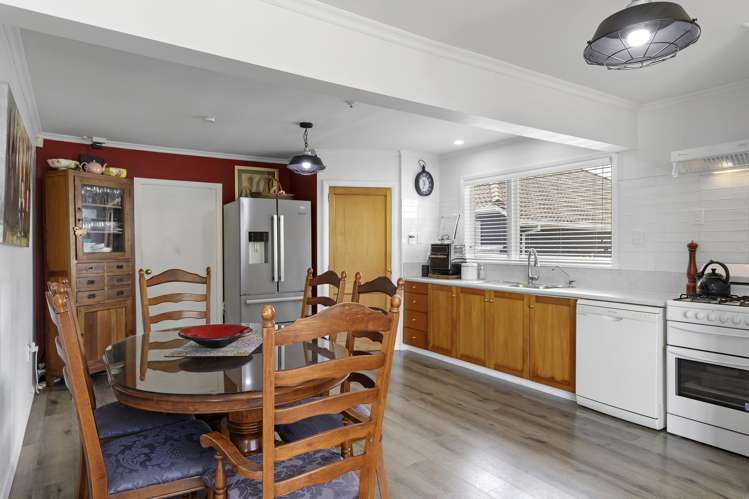 17 Burden Avenue Wainuiomata_8