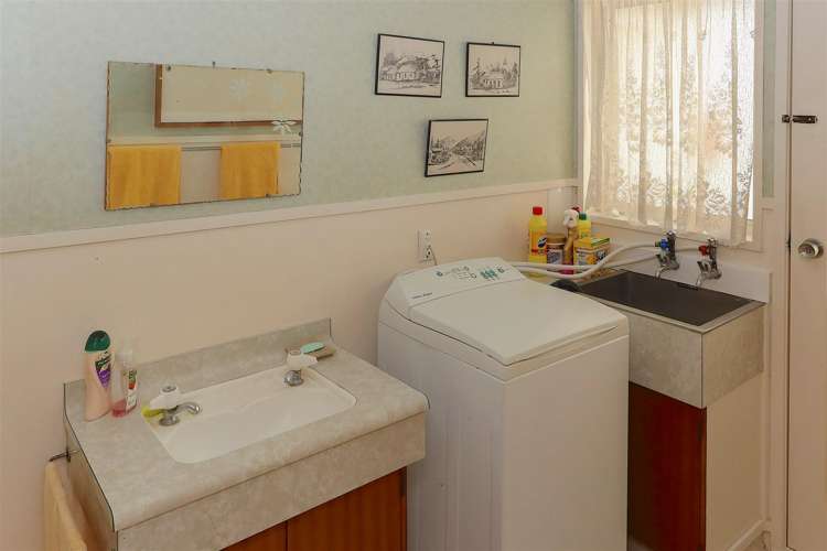 2a Lightheart Street Glenholme_9