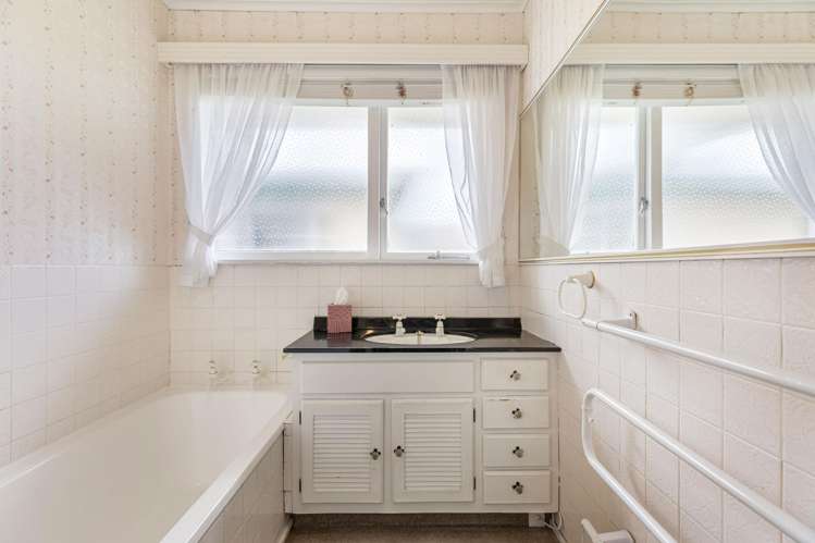 176 Golf Road Taumarunui_10