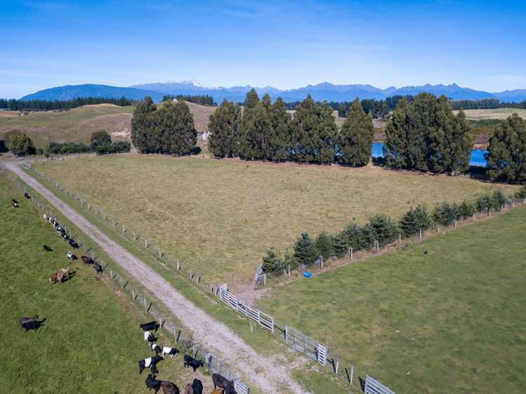 1396 Ramparts Road Manapouri_3