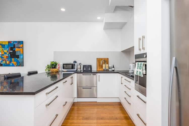 2/2 Upper Queen Street Auckland Central_6