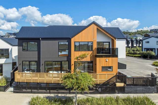 Corner Coastal Living in Long Bay