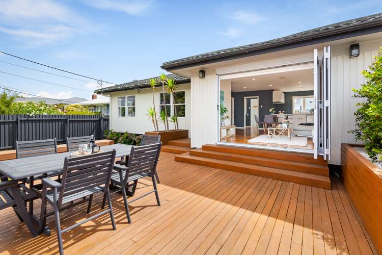 1/5 Abbotleigh Avenue Te Atatu Peninsula_14