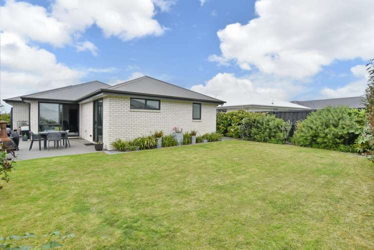 8 Jasmine Street Woodend_21