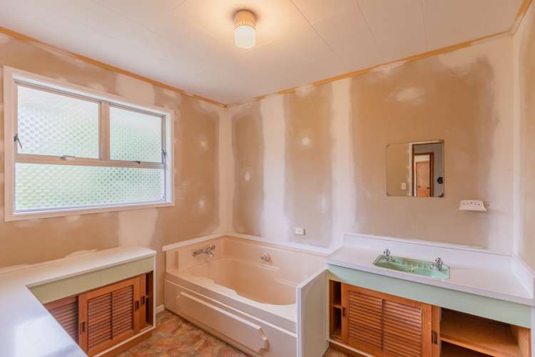 15 Domain Road Waipawa_17