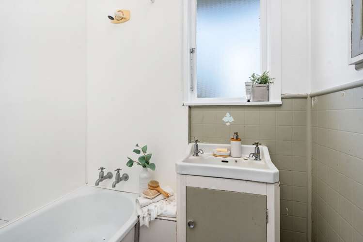 17 Clotworthy Crescent Onerahi_13