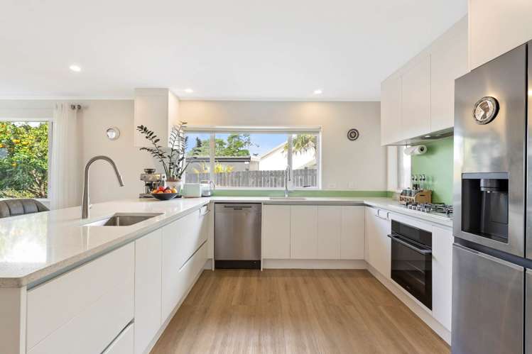 22 Windfall Grove Greenhithe_2