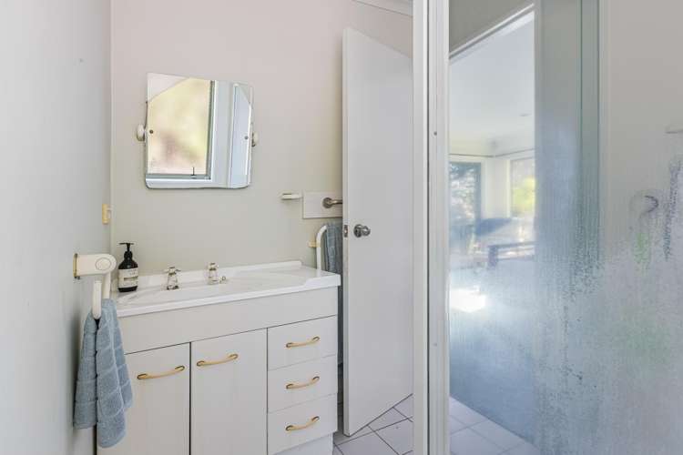 2/67 Arran Road Browns Bay_13