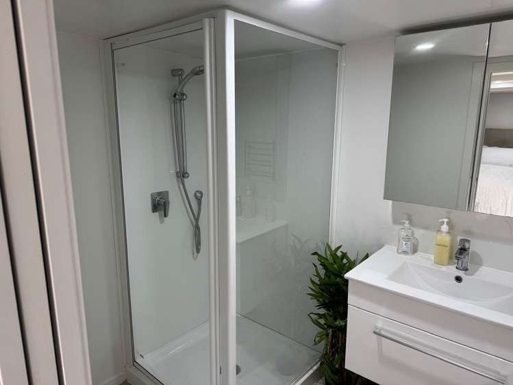 36 Rame Road Greenhithe_12