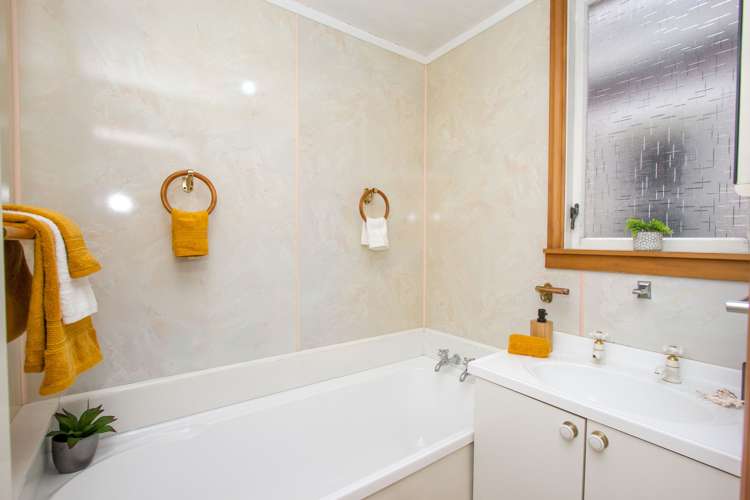 28 Luxford Street Berhampore_20