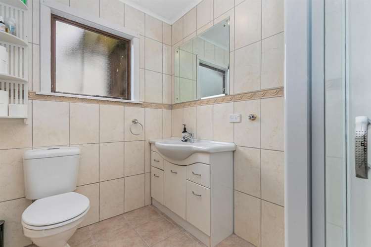 90 Howard Road Orere Point_13