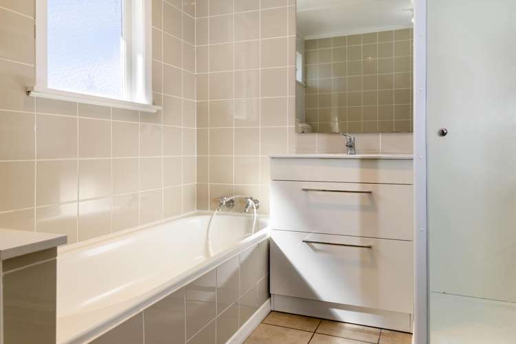 4 Charles Street Carterton_13