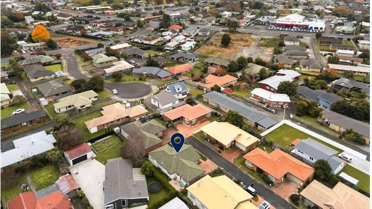 6 Longford Court Forest Lake_19