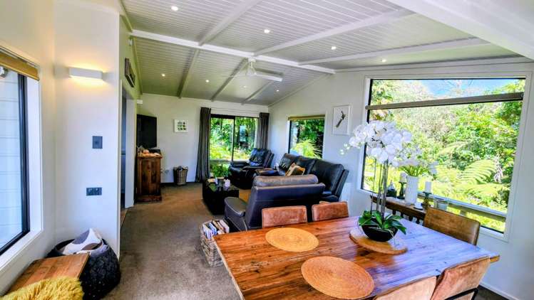 512 Grahams Beach Road Awhitu_12