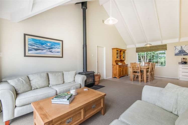 49 Lloyd Drive Wainui_12