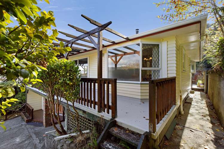 16 and 18 Faris Crescent Wainuiomata_22