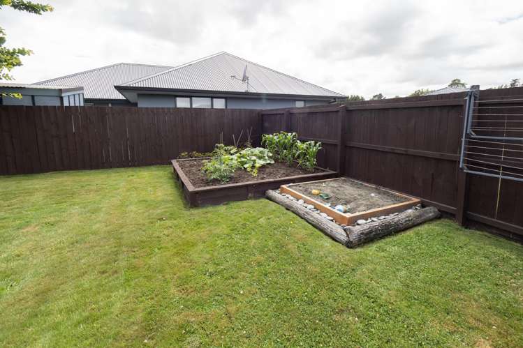 9 Geoff Geering Drive Netherby_24