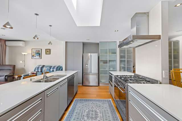 9/16 Beach Front Lane Browns Bay_4