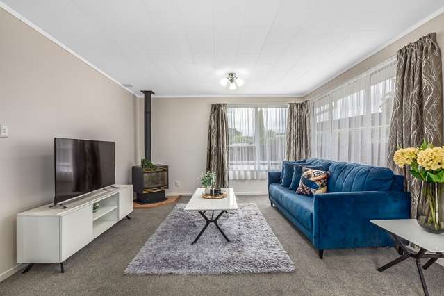 19 Harvard Grove Totara Park_1