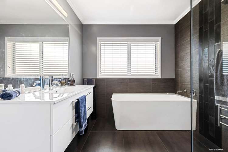 96 A Renall Road Pollok_20