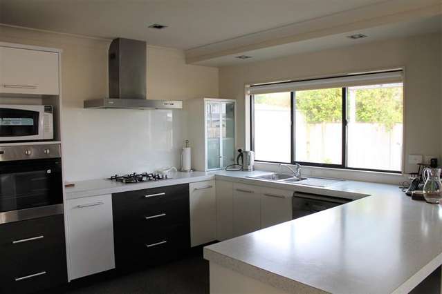 1 Girvan Terrace Wattle Downs_1