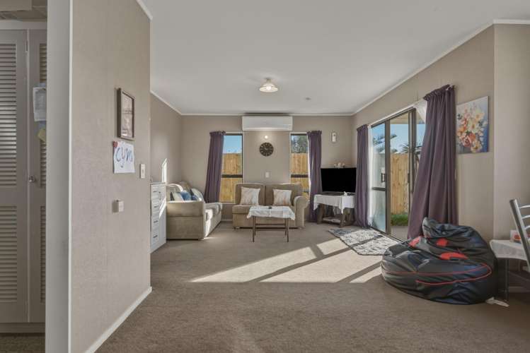 Flat 2/103 Matthews Avenue_5