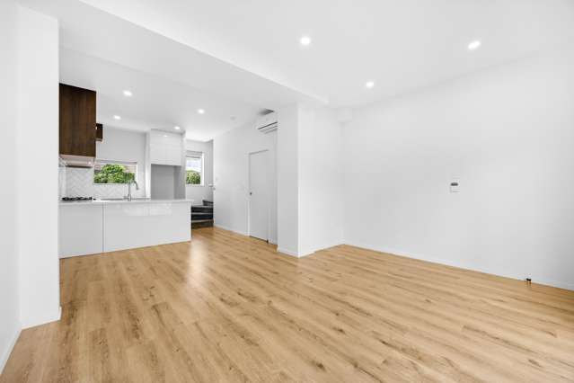 Ellerslie - Convenient Central Living