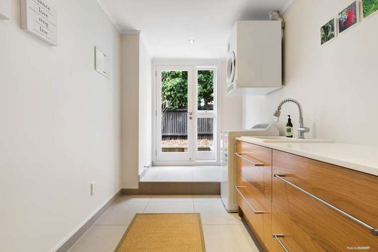 72a Lake Road Narrow Neck_10