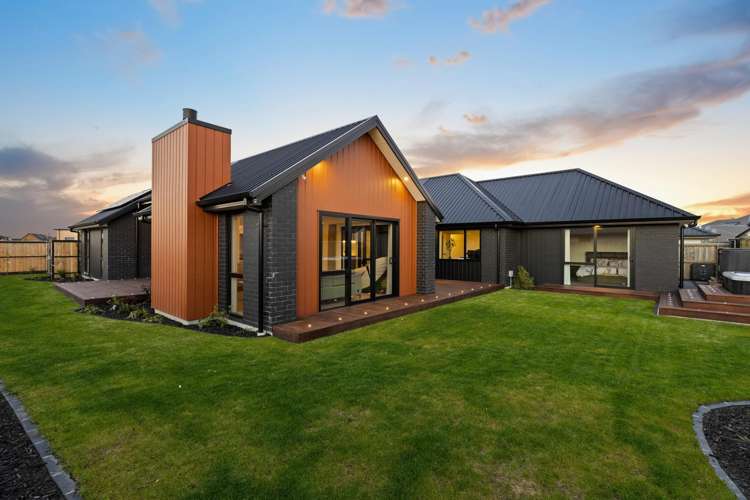 58 Carnaveron Drive Lincoln_1