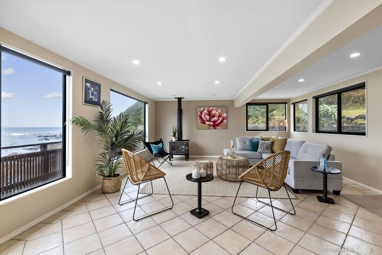 64 Owhiro Bay Parade Owhiro Bay_2