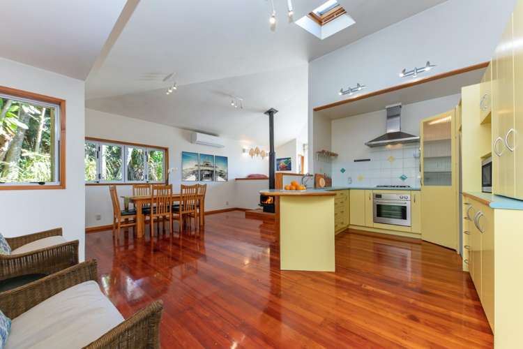 119 Seaview Road Piha_10