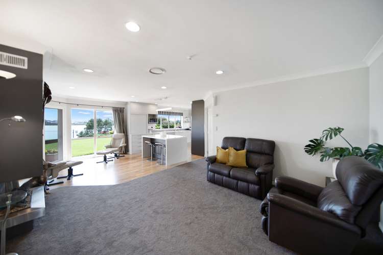 74 Rushgreen Avenue Pahurehure_8