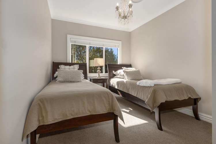 1068 Queen Street East Levin_17
