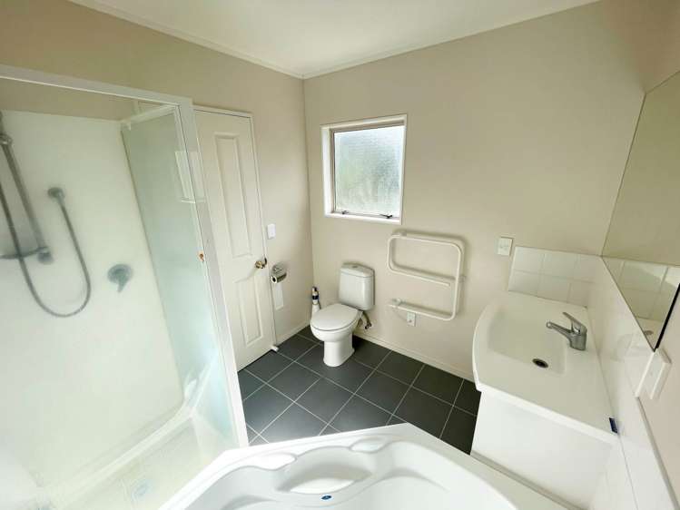 24a Links Road New Lynn_14