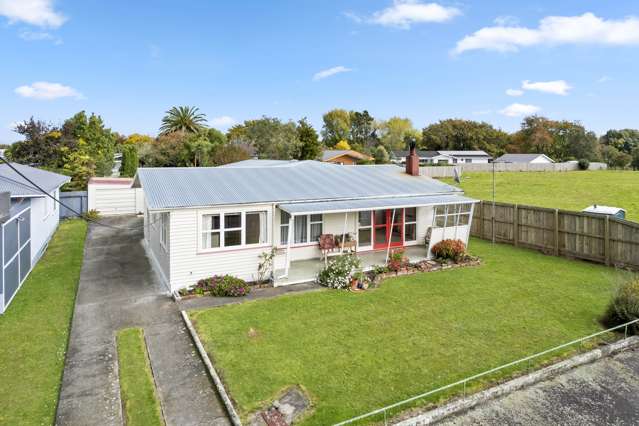 Recent Extension with Internal Triple Garage