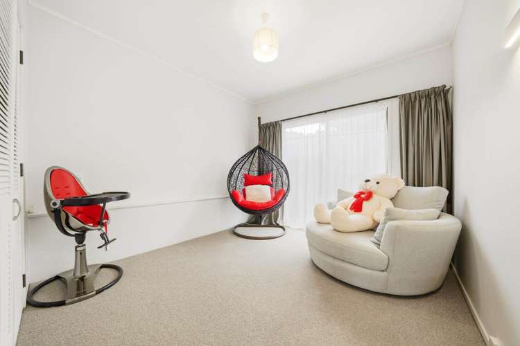 10 Montclair Rise Browns Bay_18
