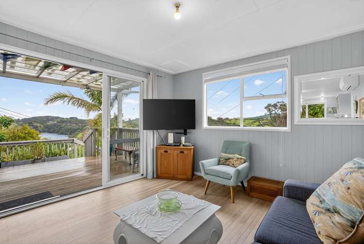 11 Kendale Drive, Matheson Bay_3