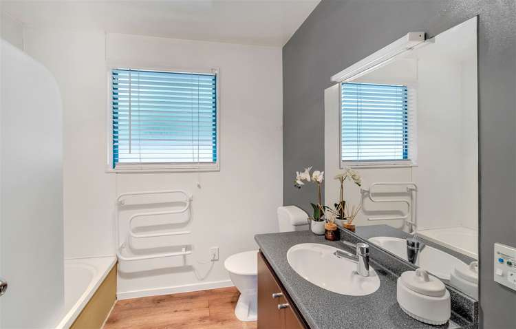 34 Walpole Street Waltham_11