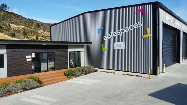 47 Thomas Neal Crescent Trentham_3