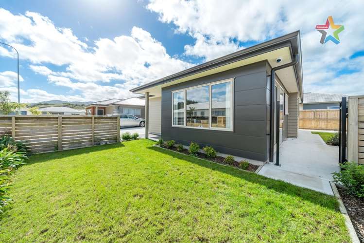 2 Ron Fawcett Way Wainuiomata_16