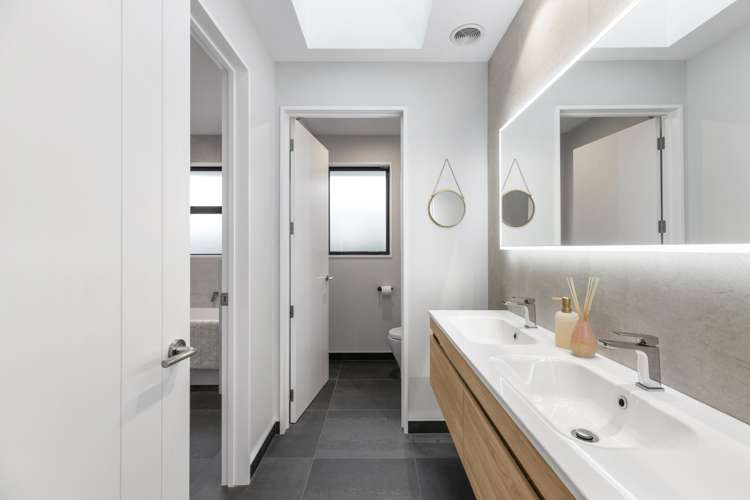 68 Vernon Drive Lincoln_21