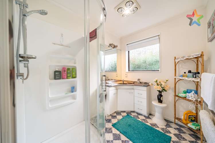 179 Miromiro Road Normandale_17